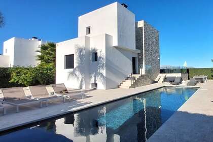 Villa Luxus zu verkaufen in Urb.nova Polop, Alicante. 